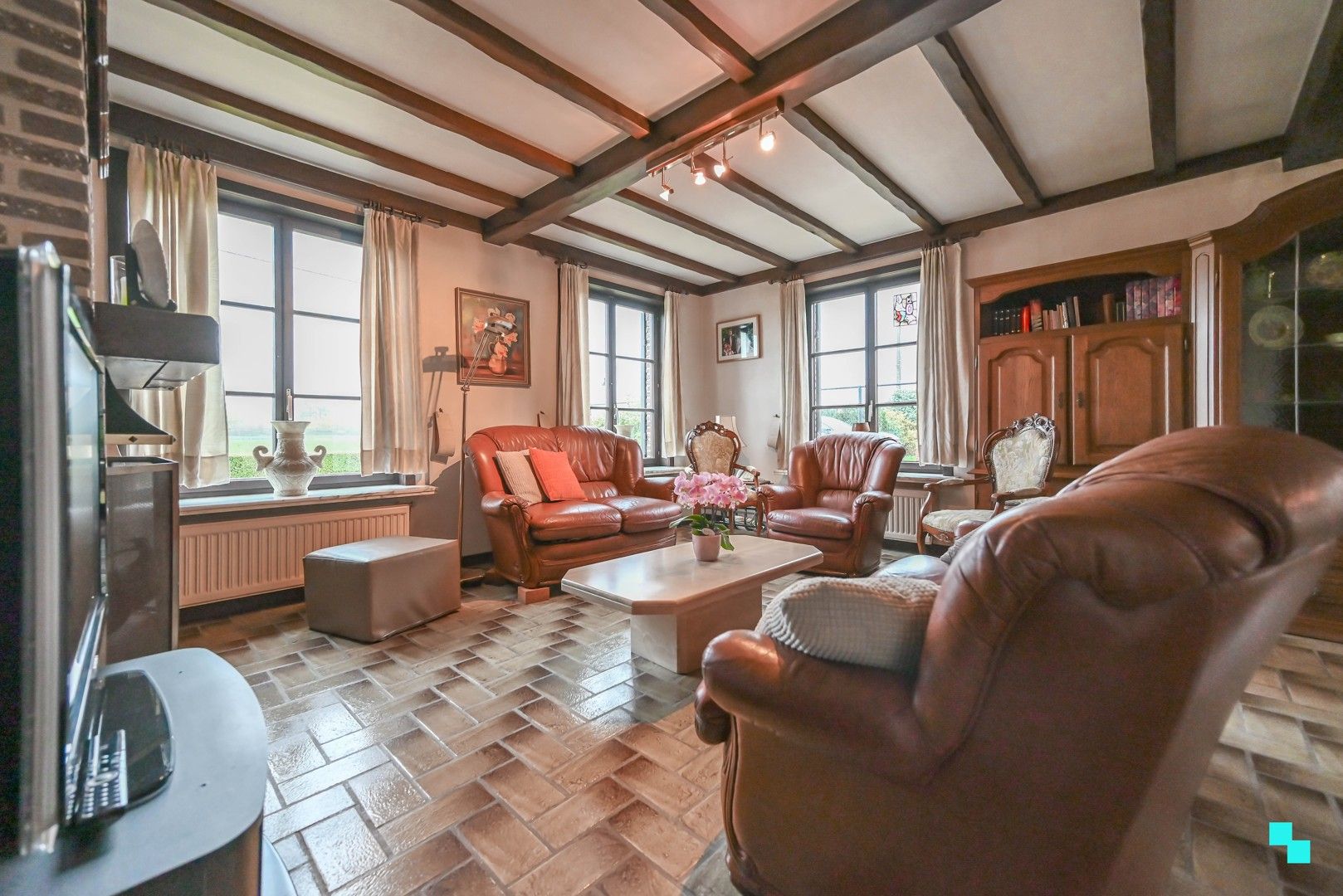 Landelijk gelegen vrijstaande bungalow te Kachtem foto 8