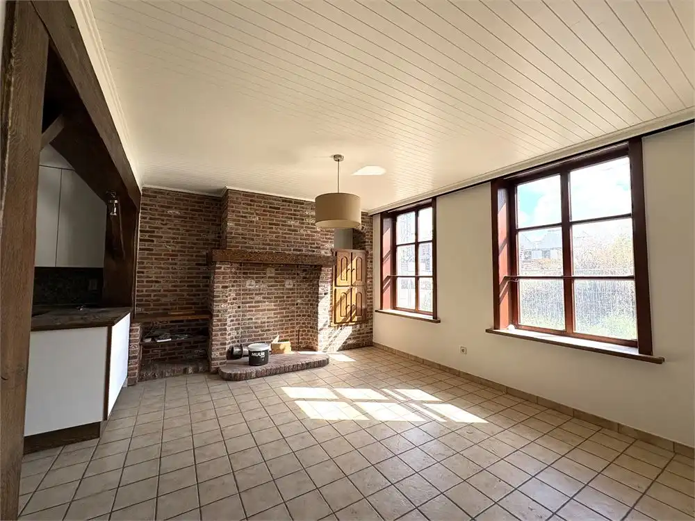 Lichtrijke gezinswoning met 4 slaapkamers + garage foto 2