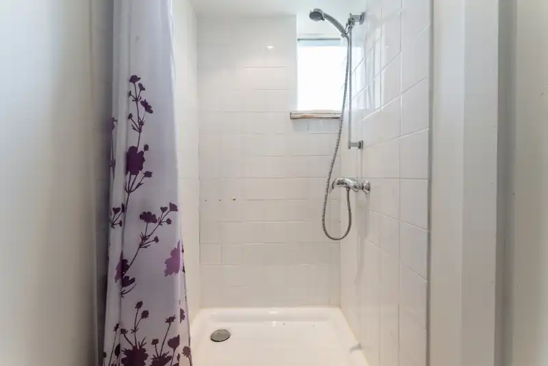 WONING MET  GROTE LOODS MET geintegreerde STUDIO foto 16