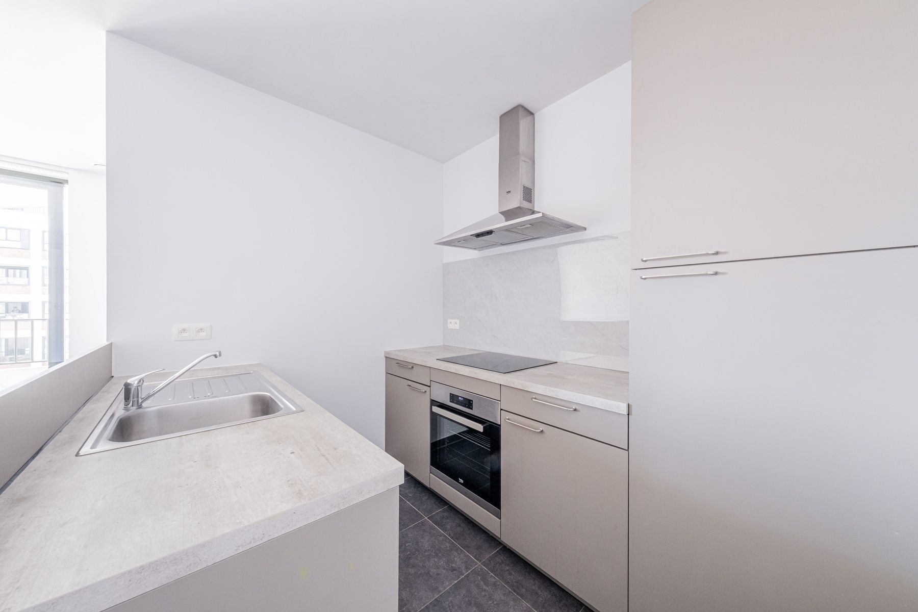 Modern 2slpk appartement met terras foto 4
