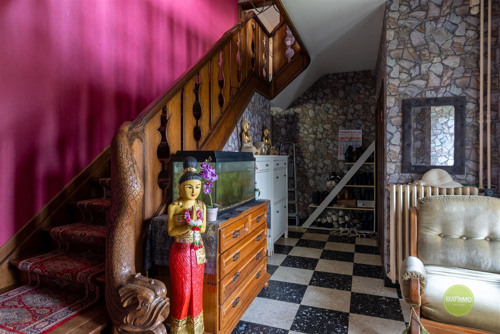 Karaktervolle woning met op royaal perceel in Mol foto 5