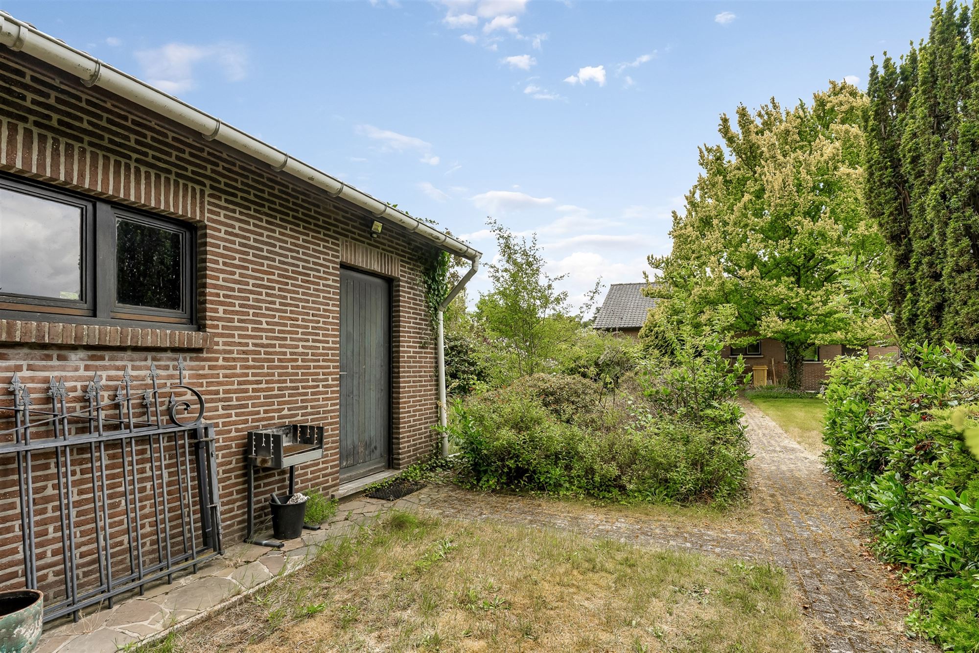 GELIJKVLOERSE WONING OP 2283M2 OP RESIDENTIËLE LIGGING foto 26