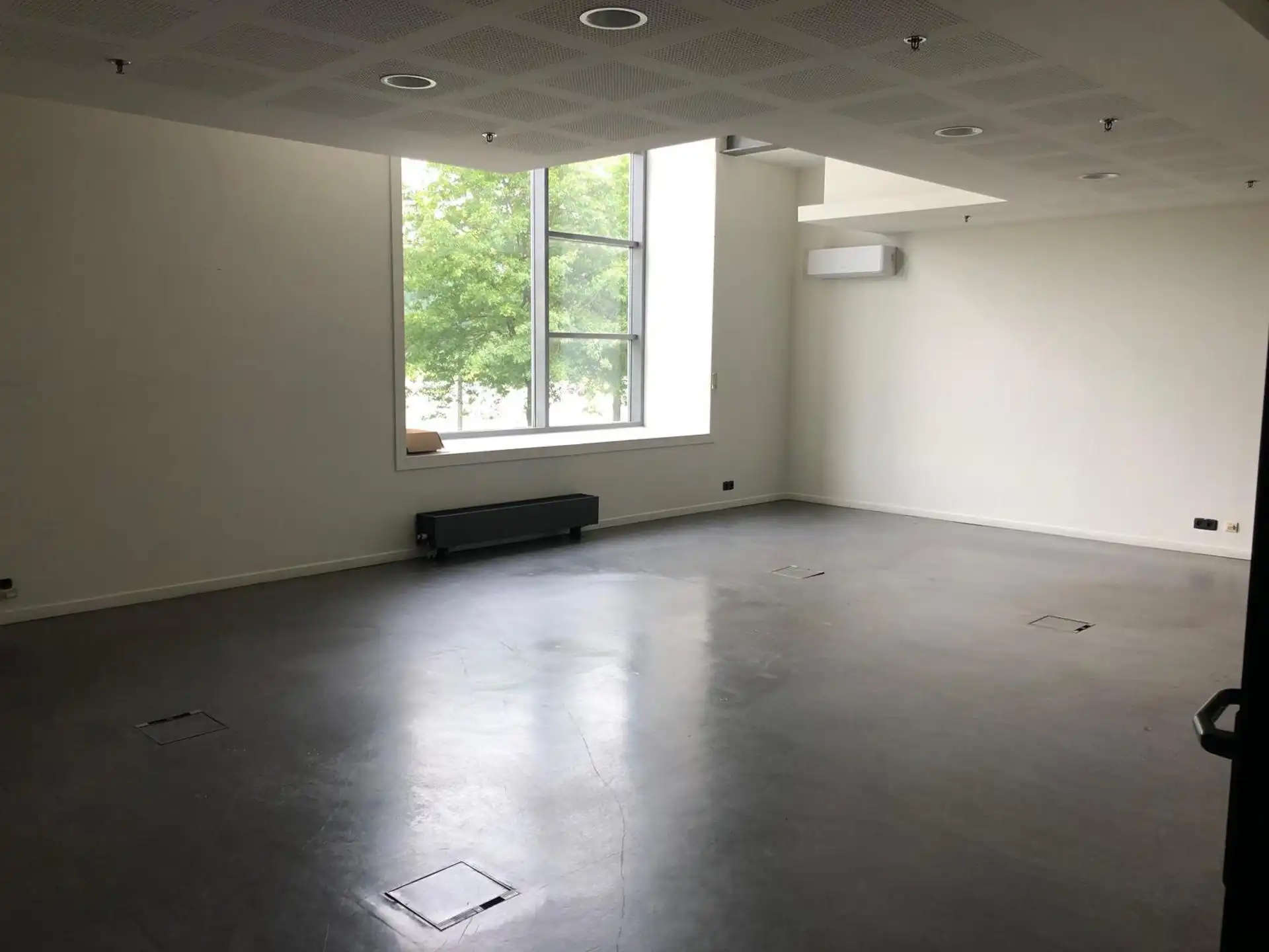 Magazijn van ca. 10.000m²  verdeeld over 2 verdiepingen glv 7.000m² en 1ste V 3.000m²  te Vilvoorde foto 12