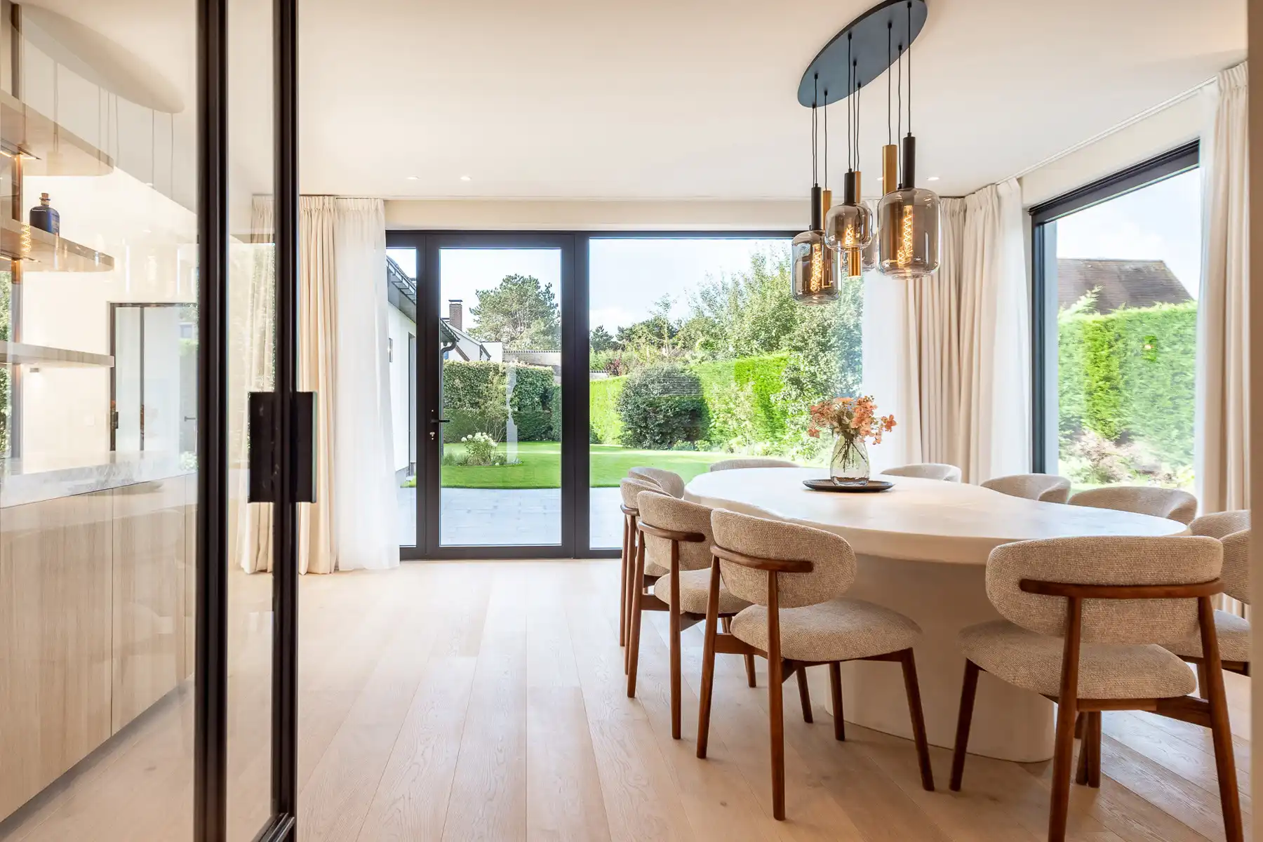 Smaakvol gerenoveerde alleenstaande woning foto 7