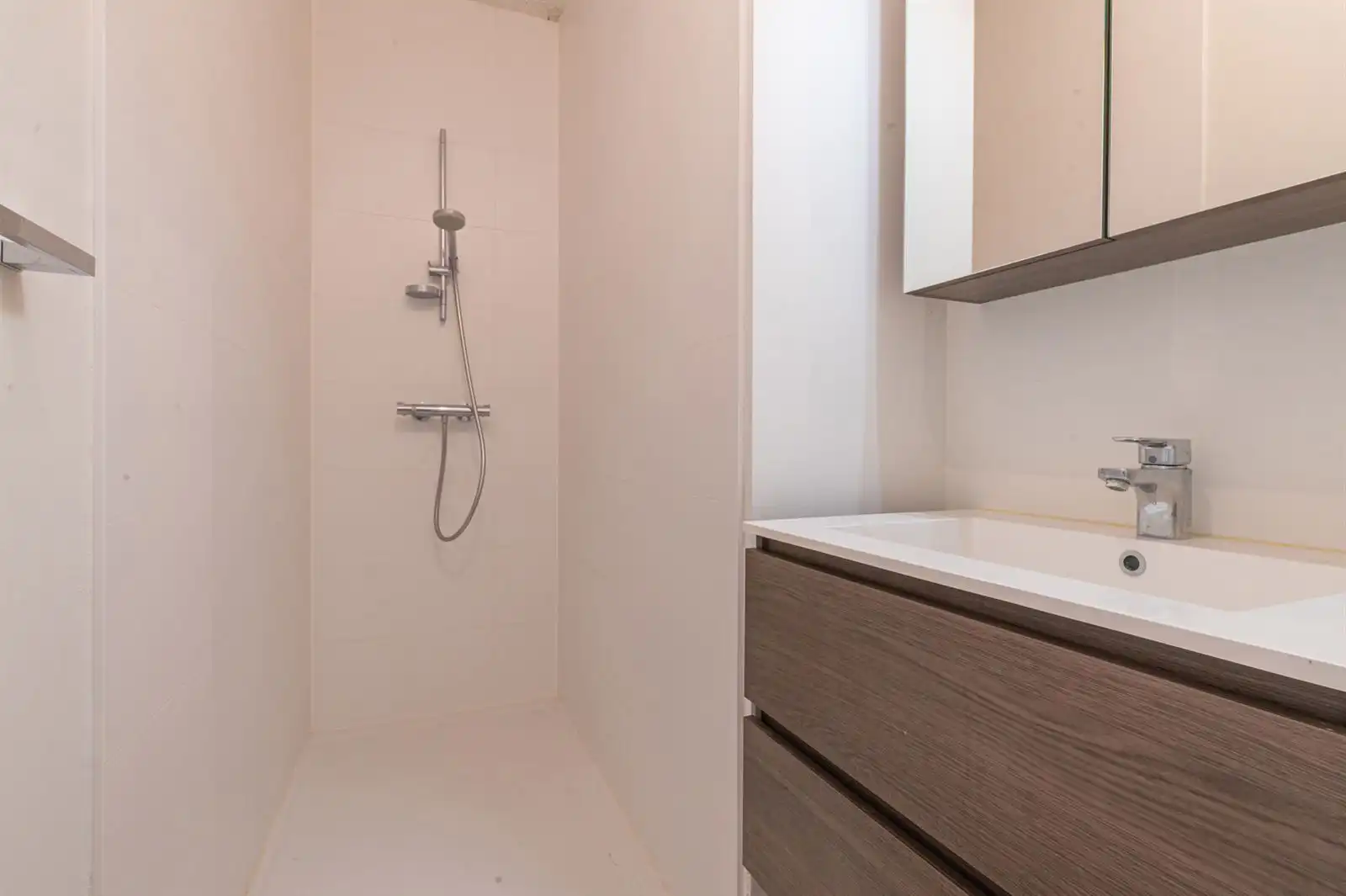 Nieuwbouwappartement te huur in centrum Zottegem foto 14