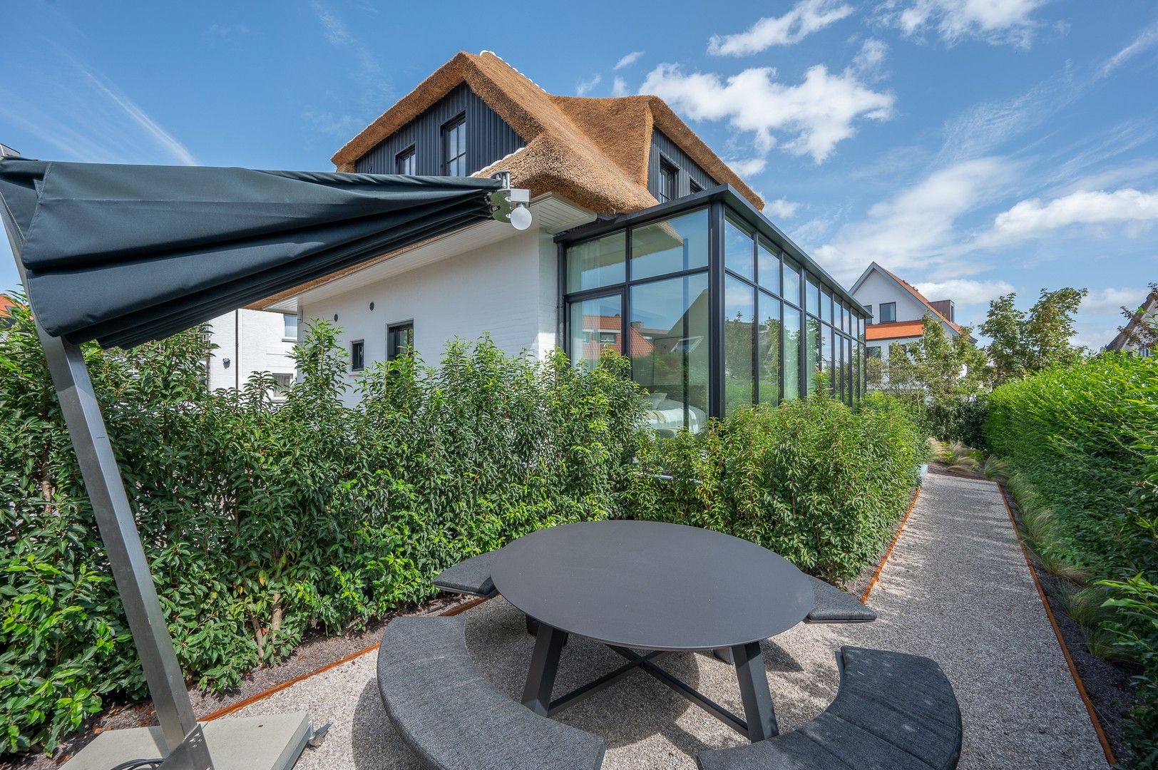 Volledig gerenoveerde villa gelegen op een rustige ligging, nabij het strand en het Zegemeer. foto 29