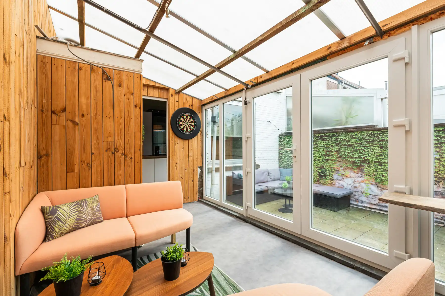 Instapklare gezinswoning met 5 slaapkamers en tuin foto 10