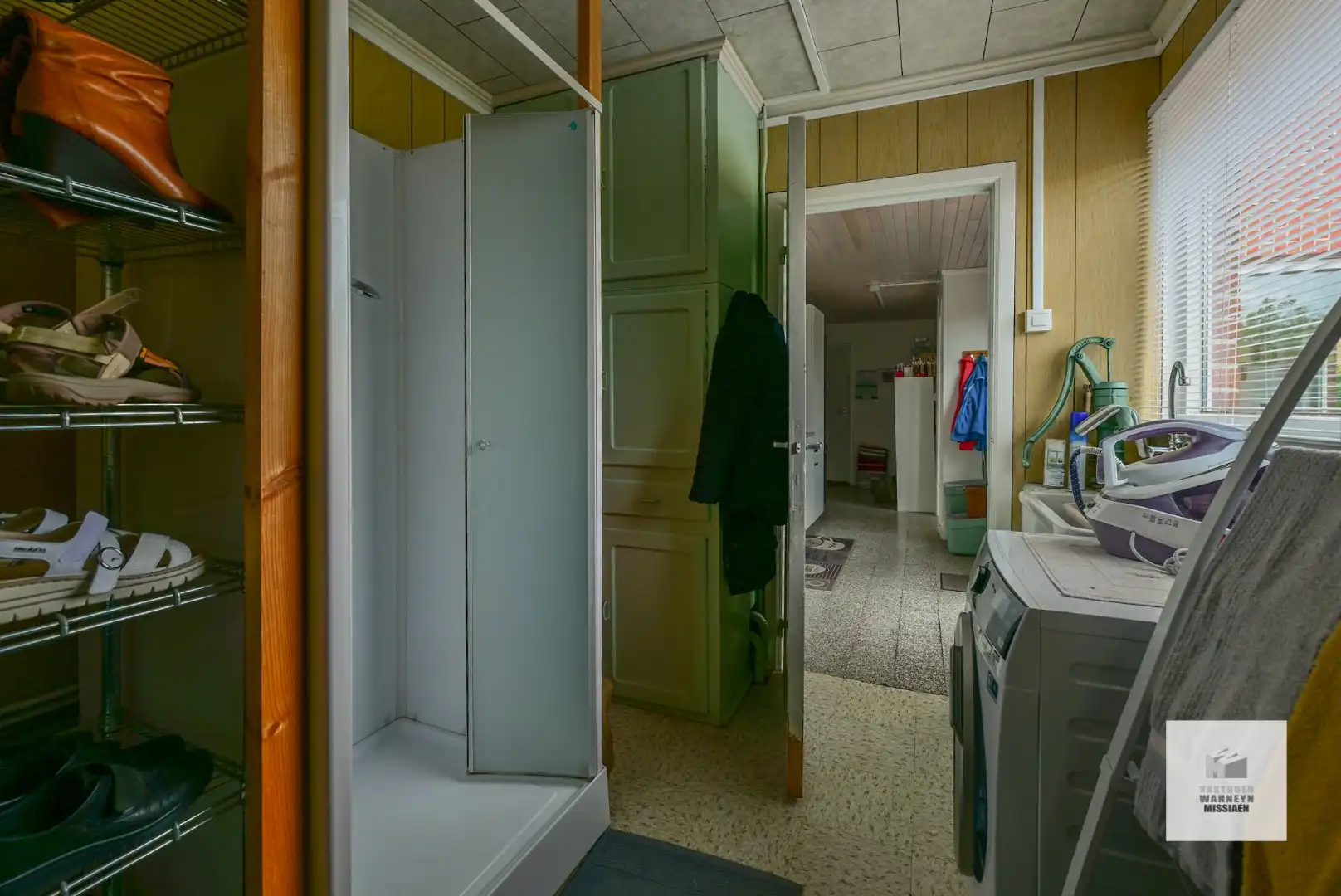 Ruime verder te renoveren gezinswoning op 332m2 met 3 slaapkamers (4de mogelijk) foto 9