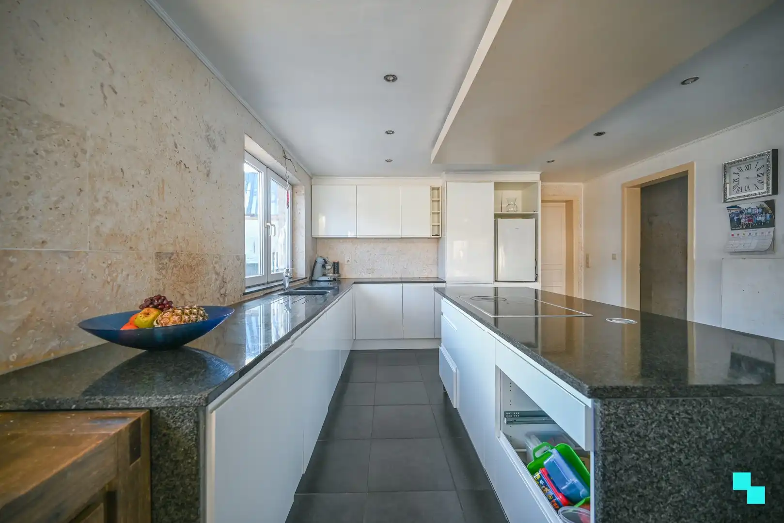 Vrijstaande woning op een afgelegen weg in Desselgem! foto 4