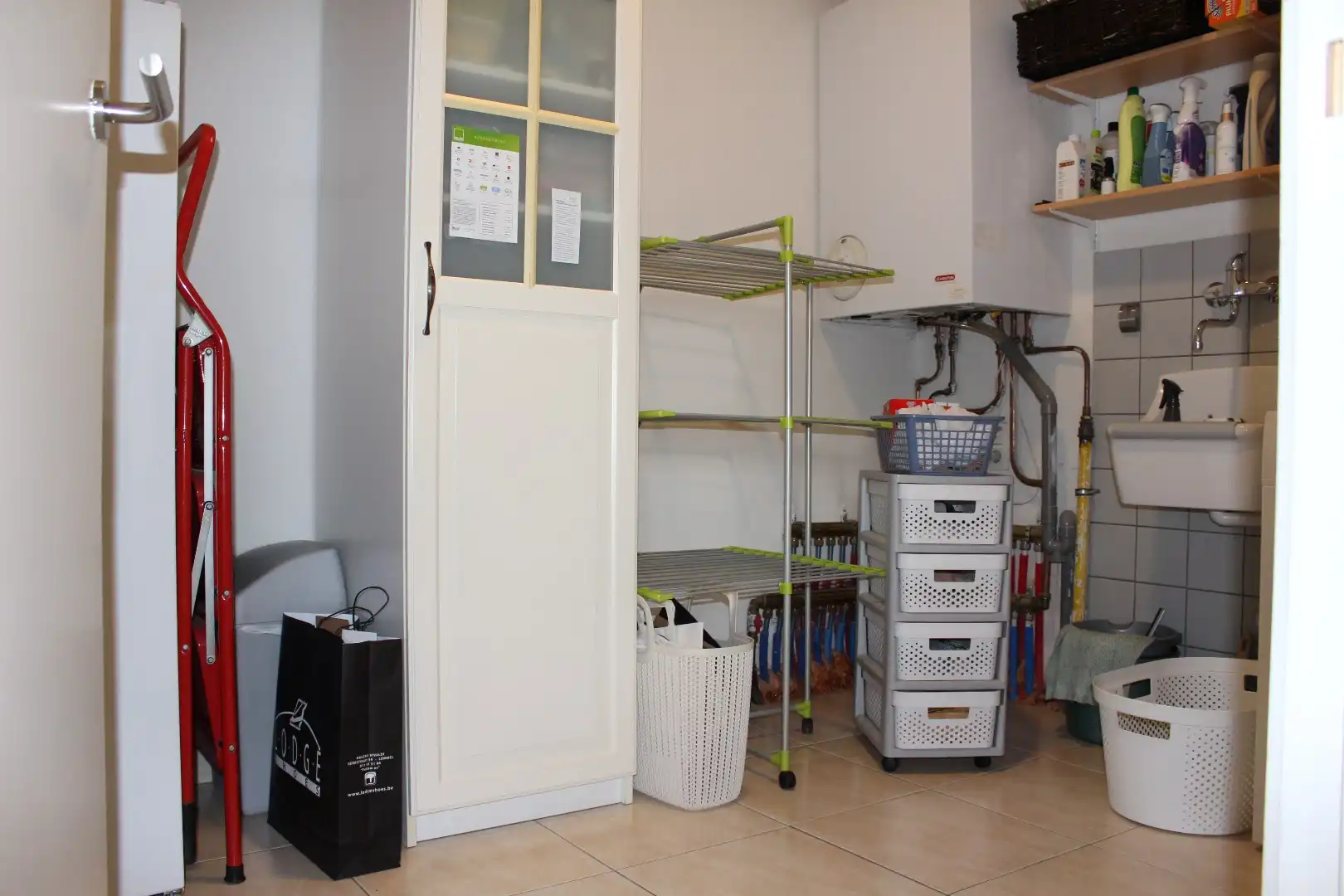 Appartement met terras, lift en garage in het centrum van Lommel. foto 15