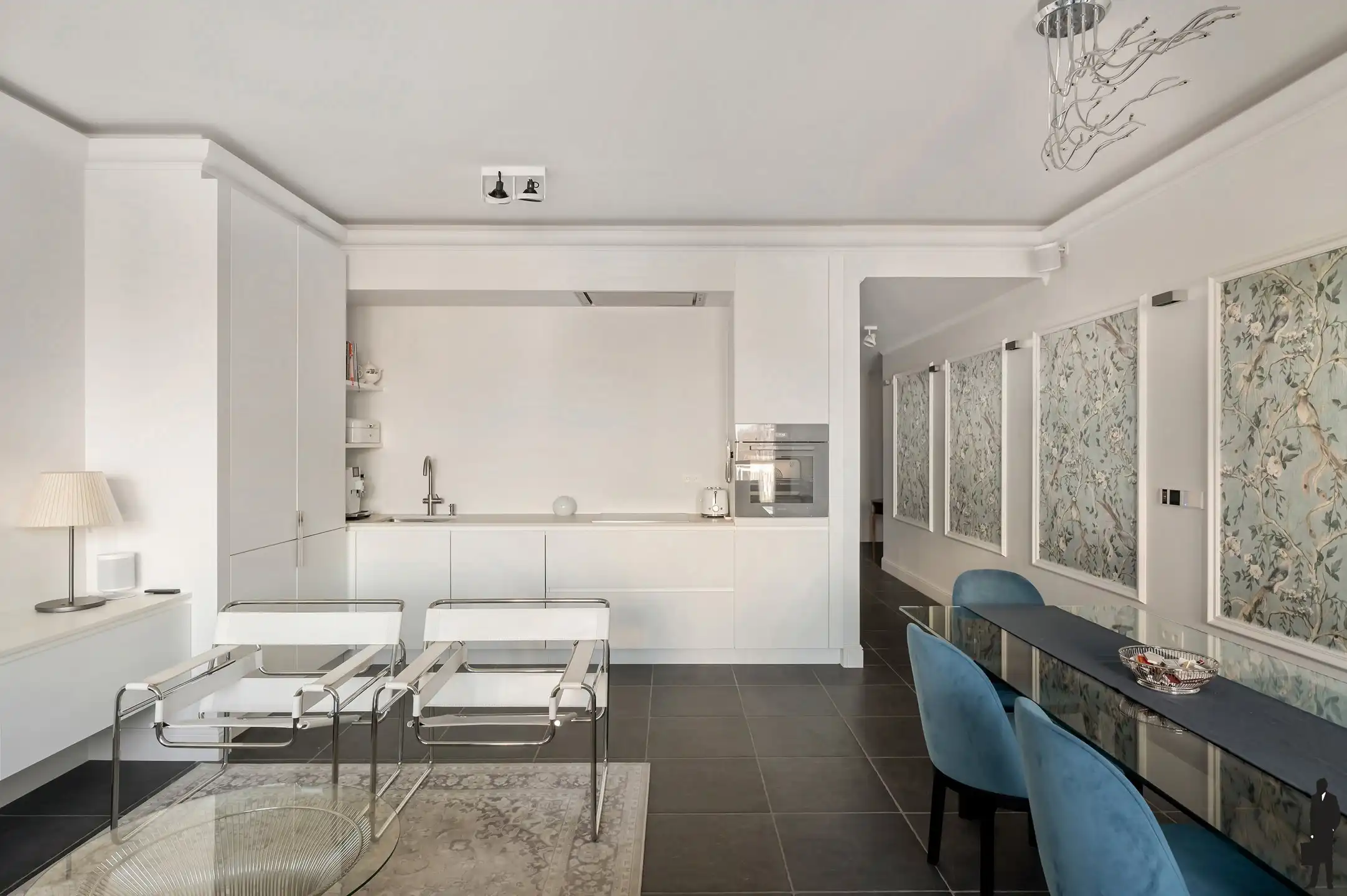 Lichtrijk BEN-appartement met open waterzicht in London Residence foto 6