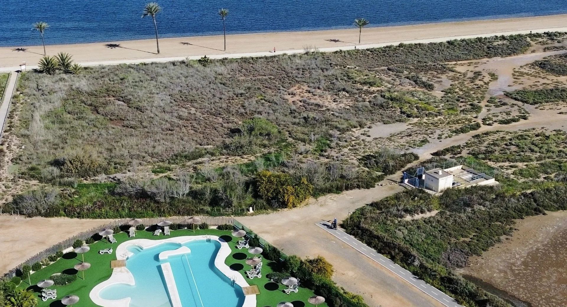 Uniek eerste lijn strand penthouse: uitzicht op zee en La Manga Strip! foto {{pictureIndex}}