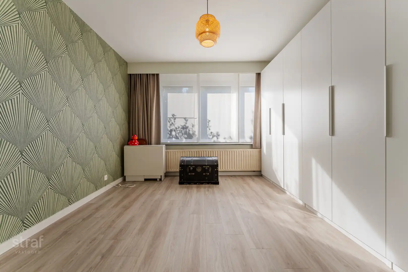 Ruime gezinswoning met 4 slaapkamers, 2 badkamers en tuin foto 9