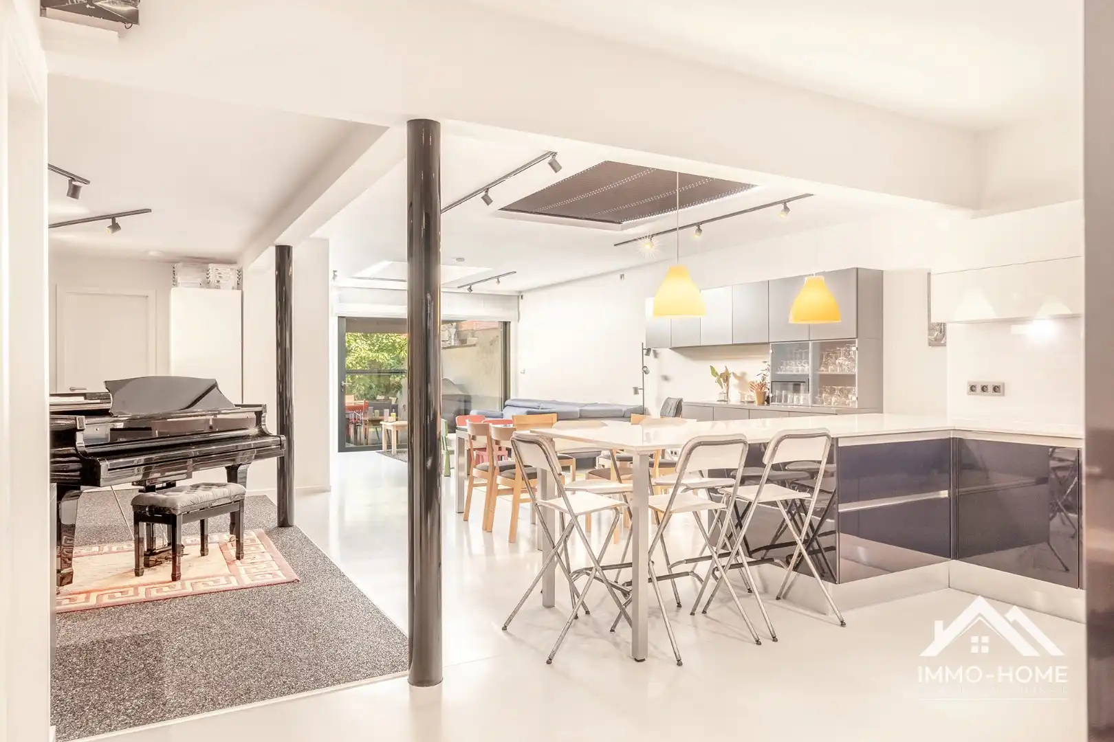 Héél erg ruime gerenoveerde woning met garage nabij centrum Lokeren! foto 2