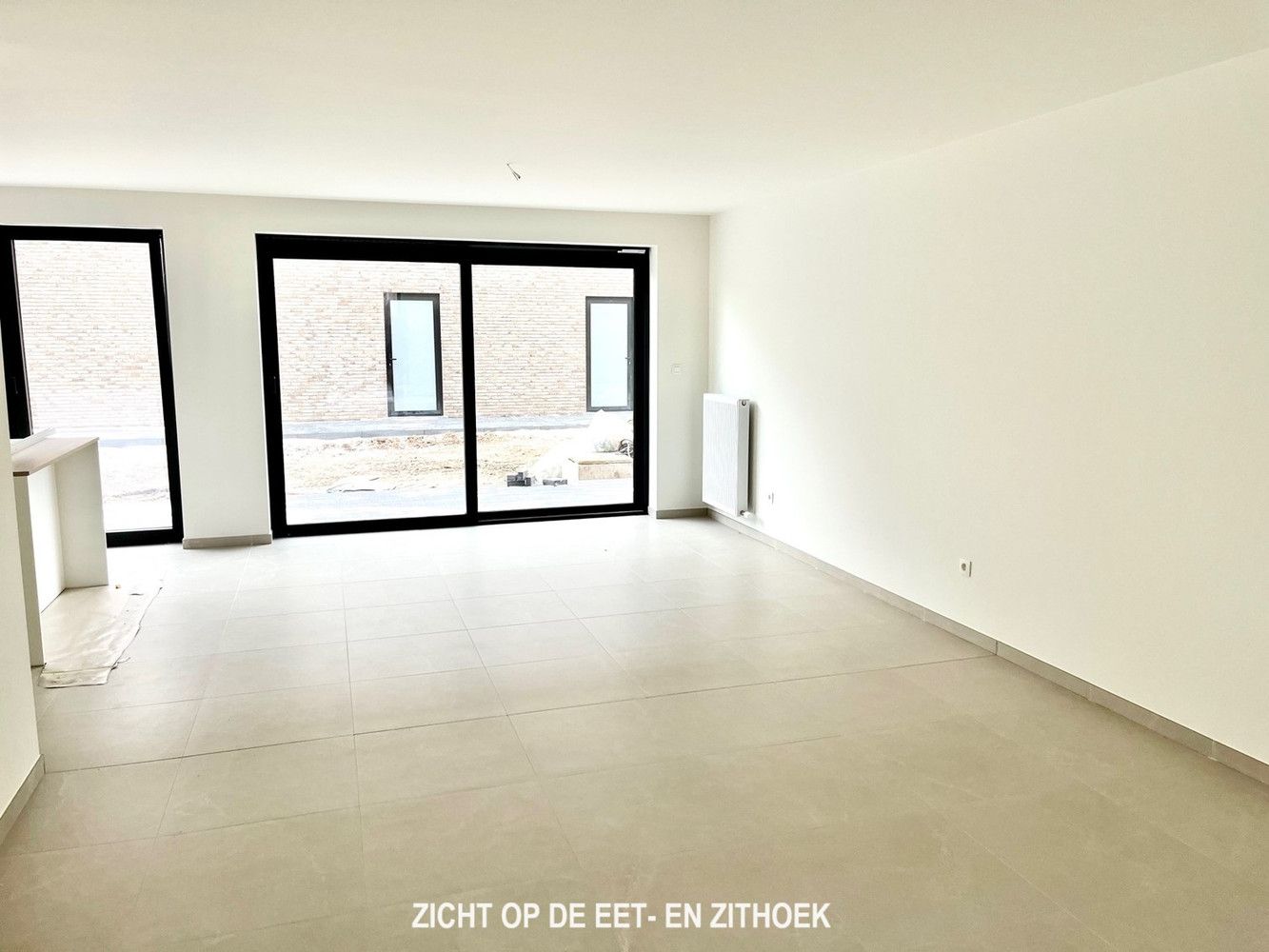 Bel-etage woning met 3 slaapkamers, dubbele carport  en tuintje /  6% btw mogelijk foto 4