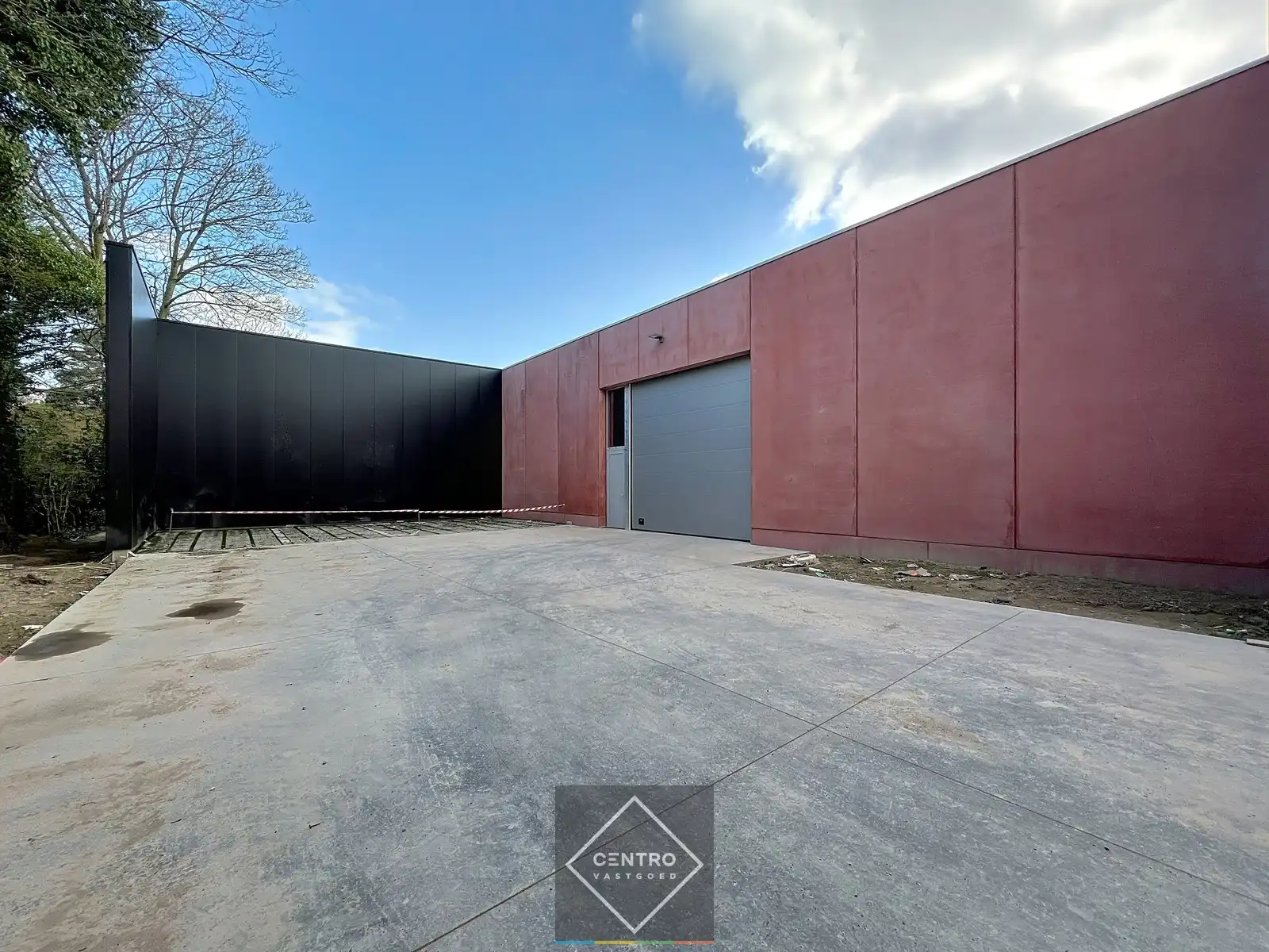 Unit van 749 m² (aangesloten op het WARMTENET) met 8 parkeerplaatsen op TOP-locatie te Kortrijk. foto 2