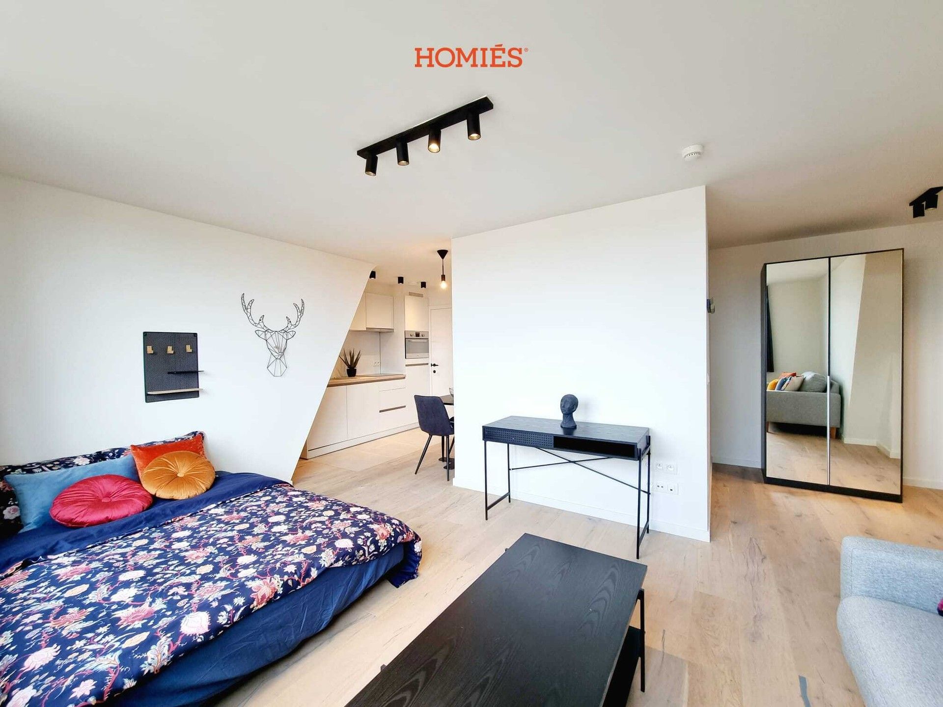 Bemeubelde studio in Leuven foto {{pictureIndex}}