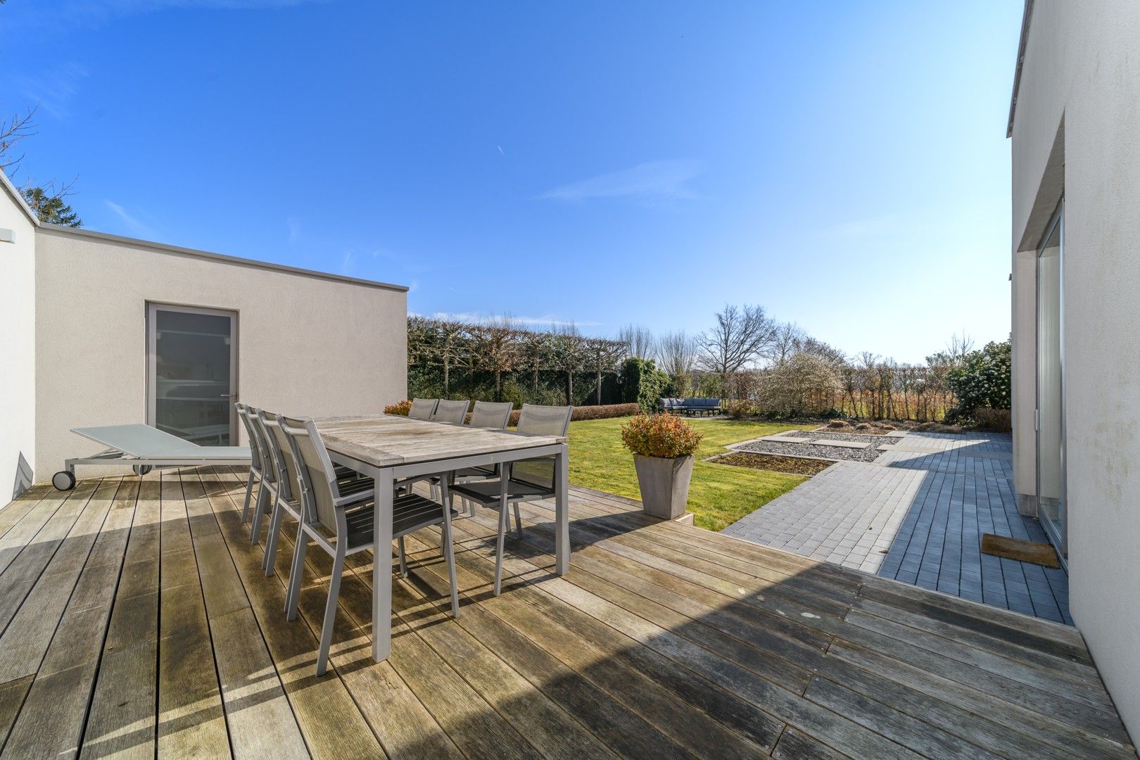 Zeer ruime en kwalitatief afgewerkte villa te Gijzegem foto 8