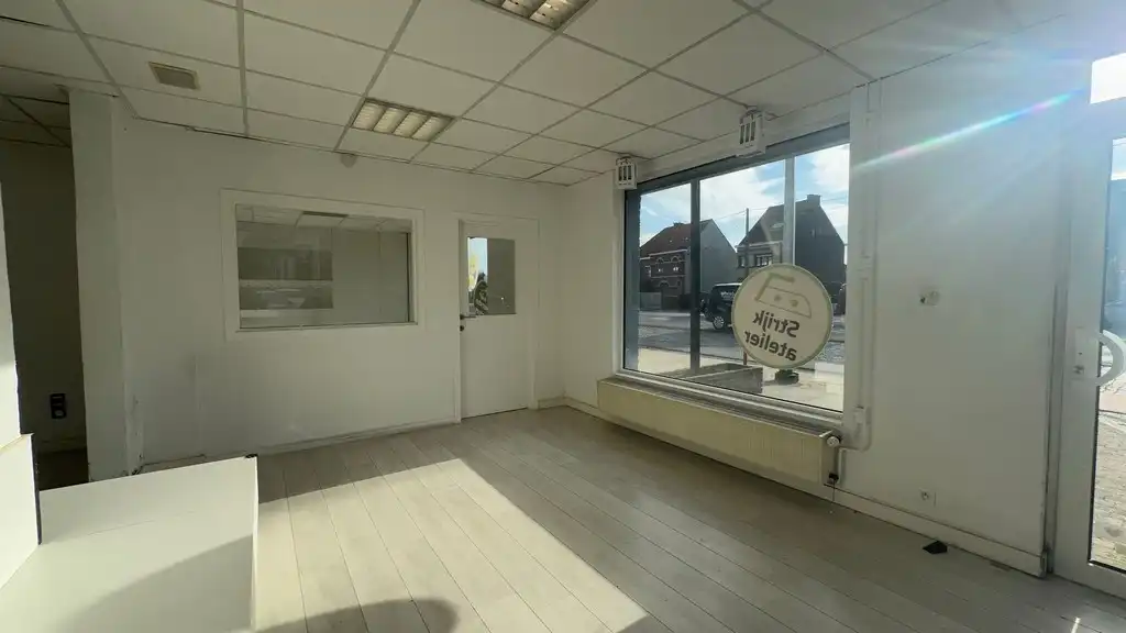 Commercieel gelegen handelspand te koop in Deinze (Astene) foto 12