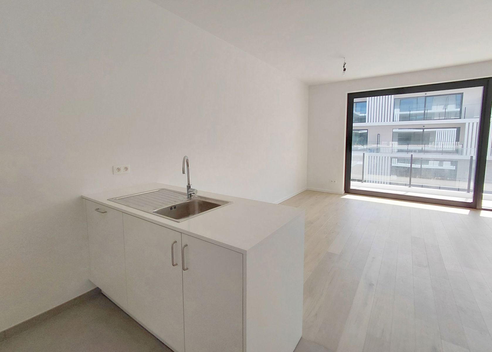 Prachtig 2 slaapkamer appartement met groot TERRAS foto 9