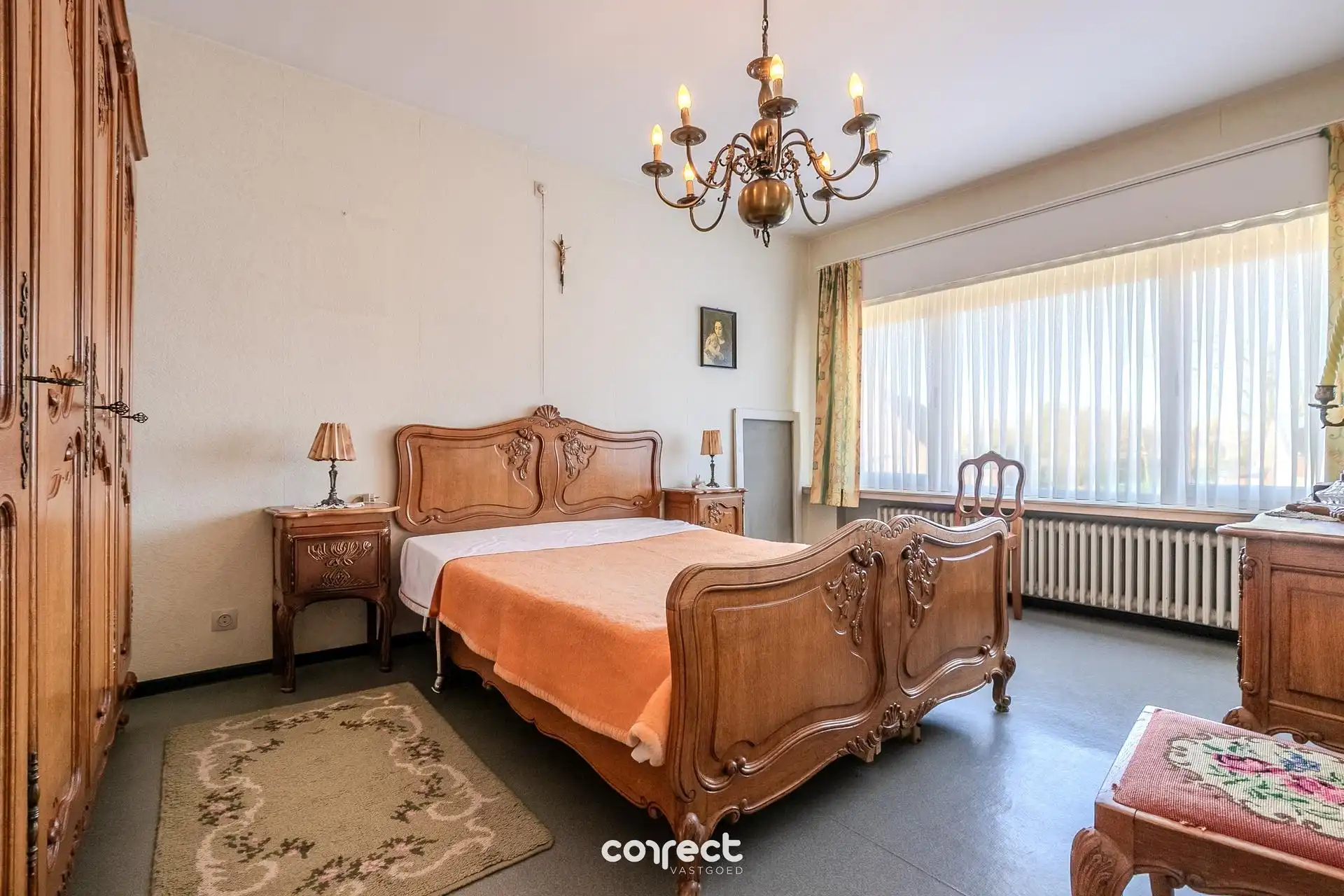 Halfopen bebouwing met 4 slaapkamers, zongerichte tuin, oprit en garage. foto 10