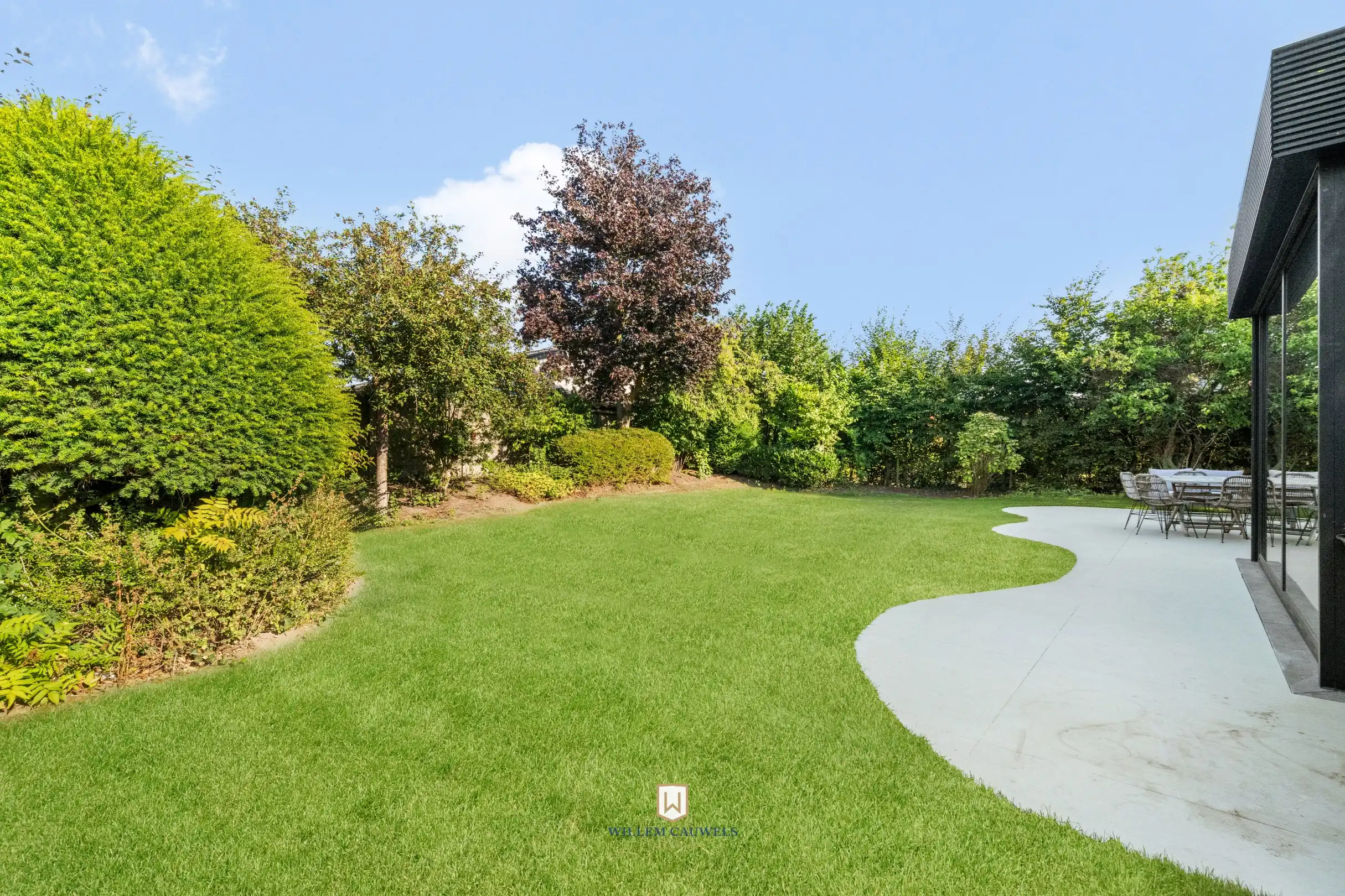 Alleenstaande villa met mooie tuin te Knokke foto 2