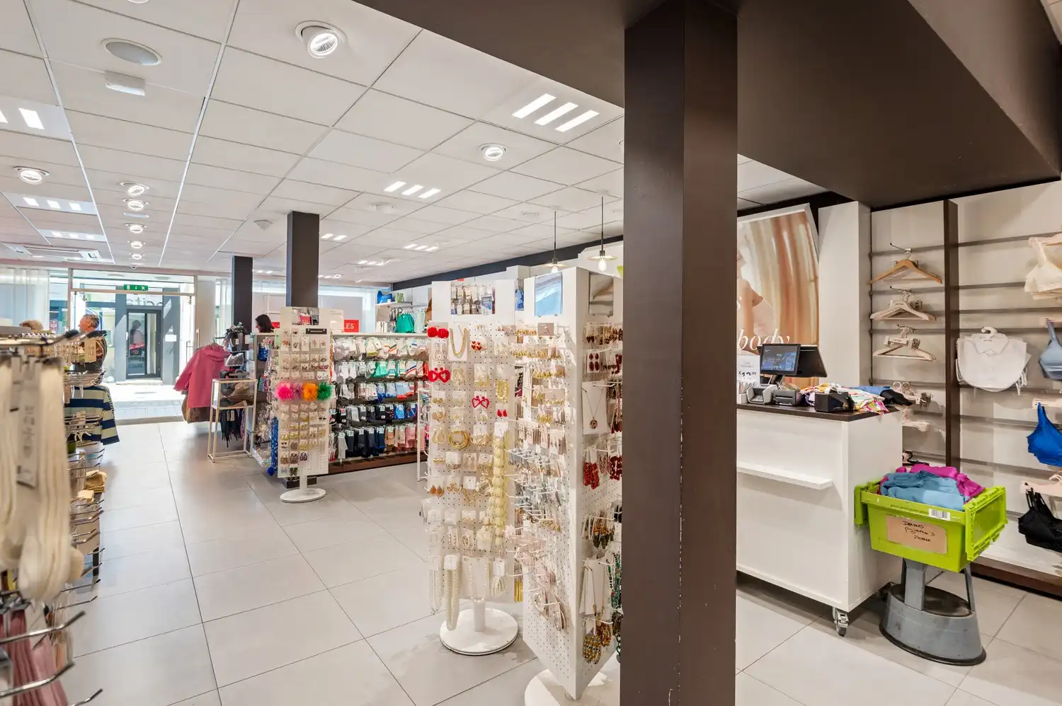 Handelspand in het hart van Lier met 7% nettorendement foto 2