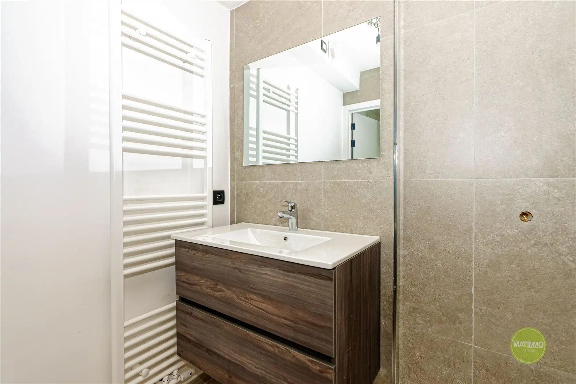 Volledig gerenoveerde woning met 3 slaapkamers te Mol foto 11