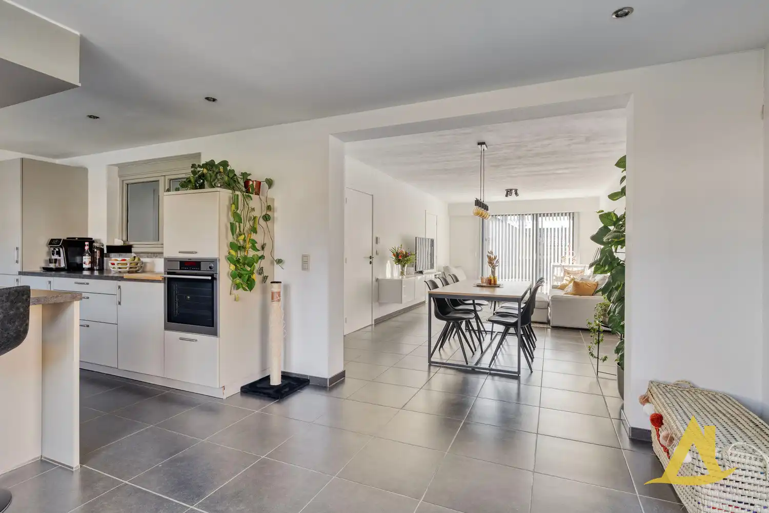 ZEER RUSTIG GELEGEN, INSTAPKLARE HOB, TE LUMMEN! foto 12