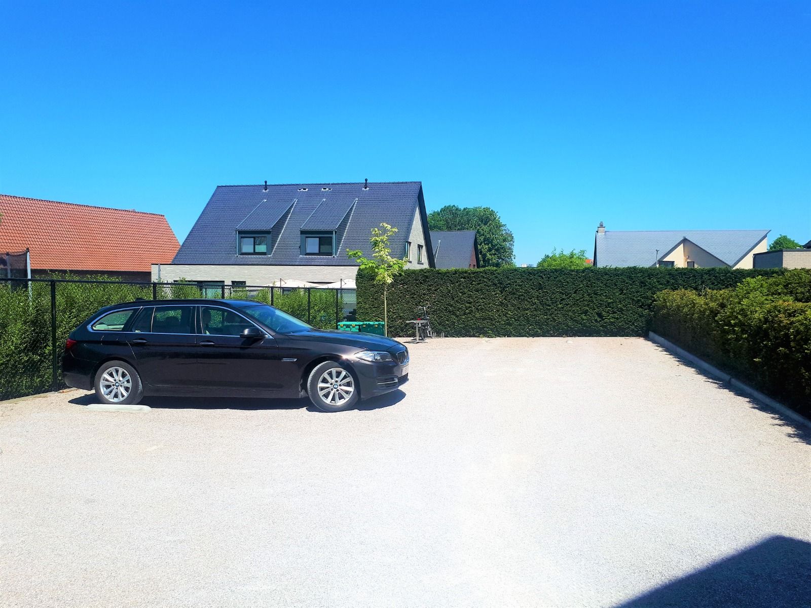 2 slaapkamerappartement met terras en 2 autostaanplaatsen foto 18