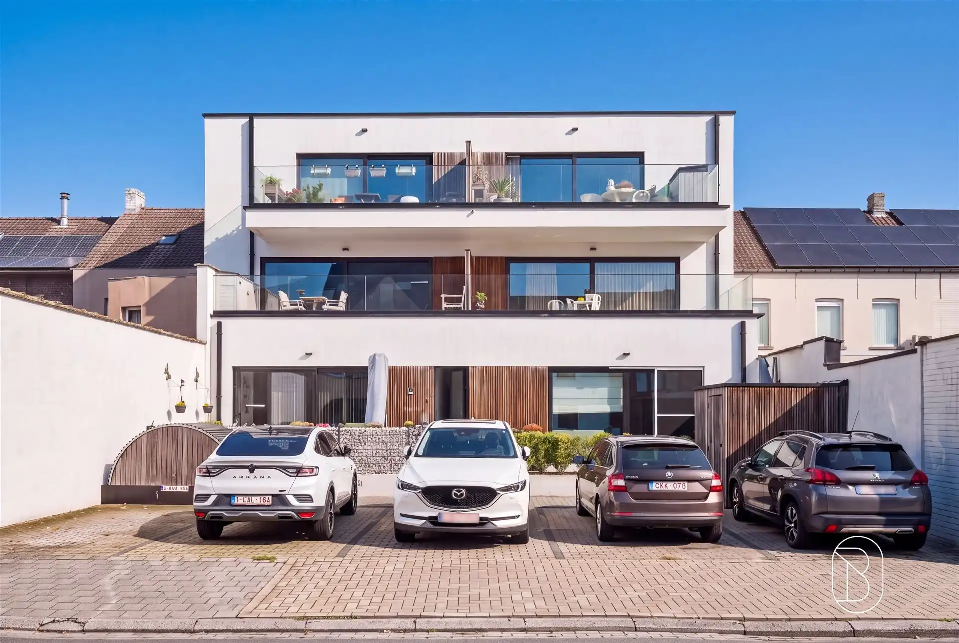 Instapklaar appartement met 2 slks, ruim terras en parking foto 11