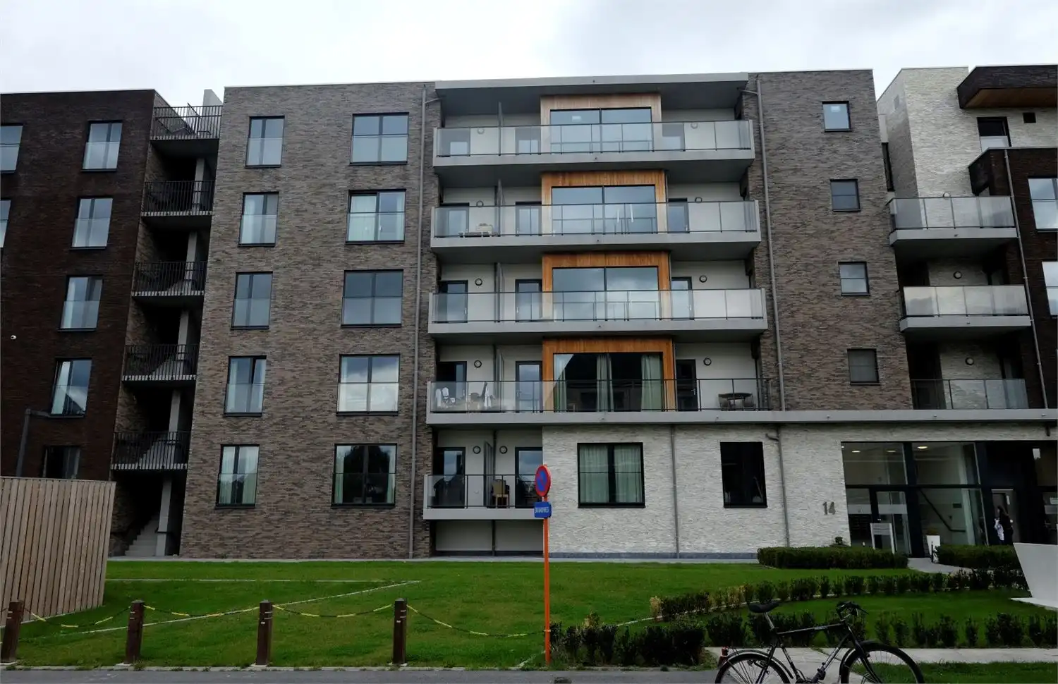 MODERNE ASSISENTIEWONING INCL. AUTOSTAANPLAATS foto 22