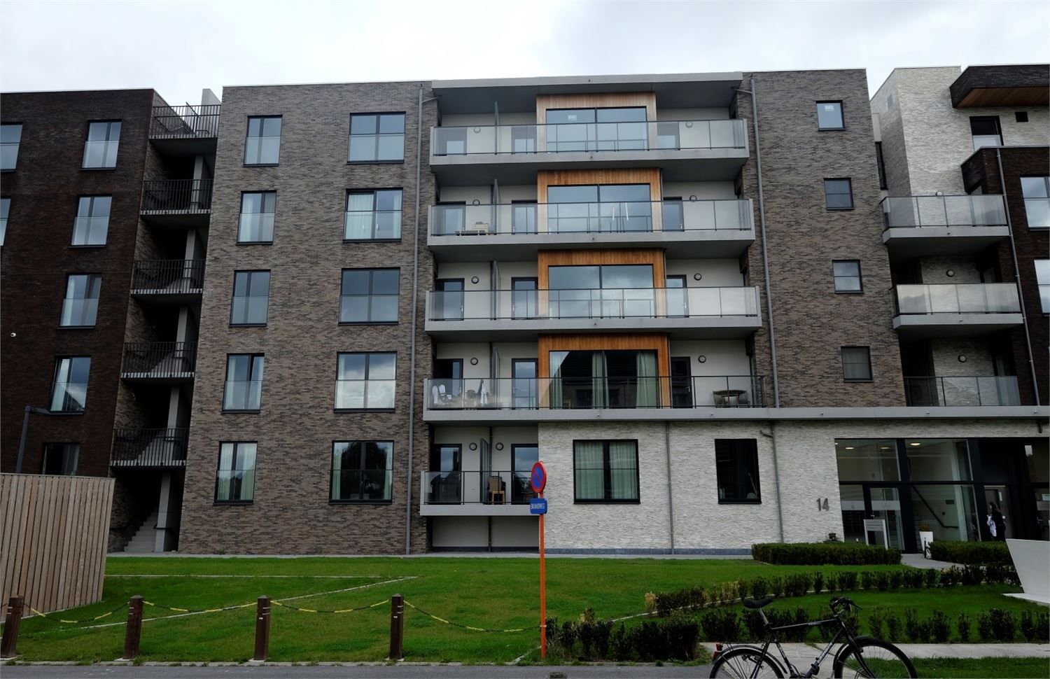 MODERNE ASSISENTIEWONING INCL. AUTOSTAANPLAATS foto 22