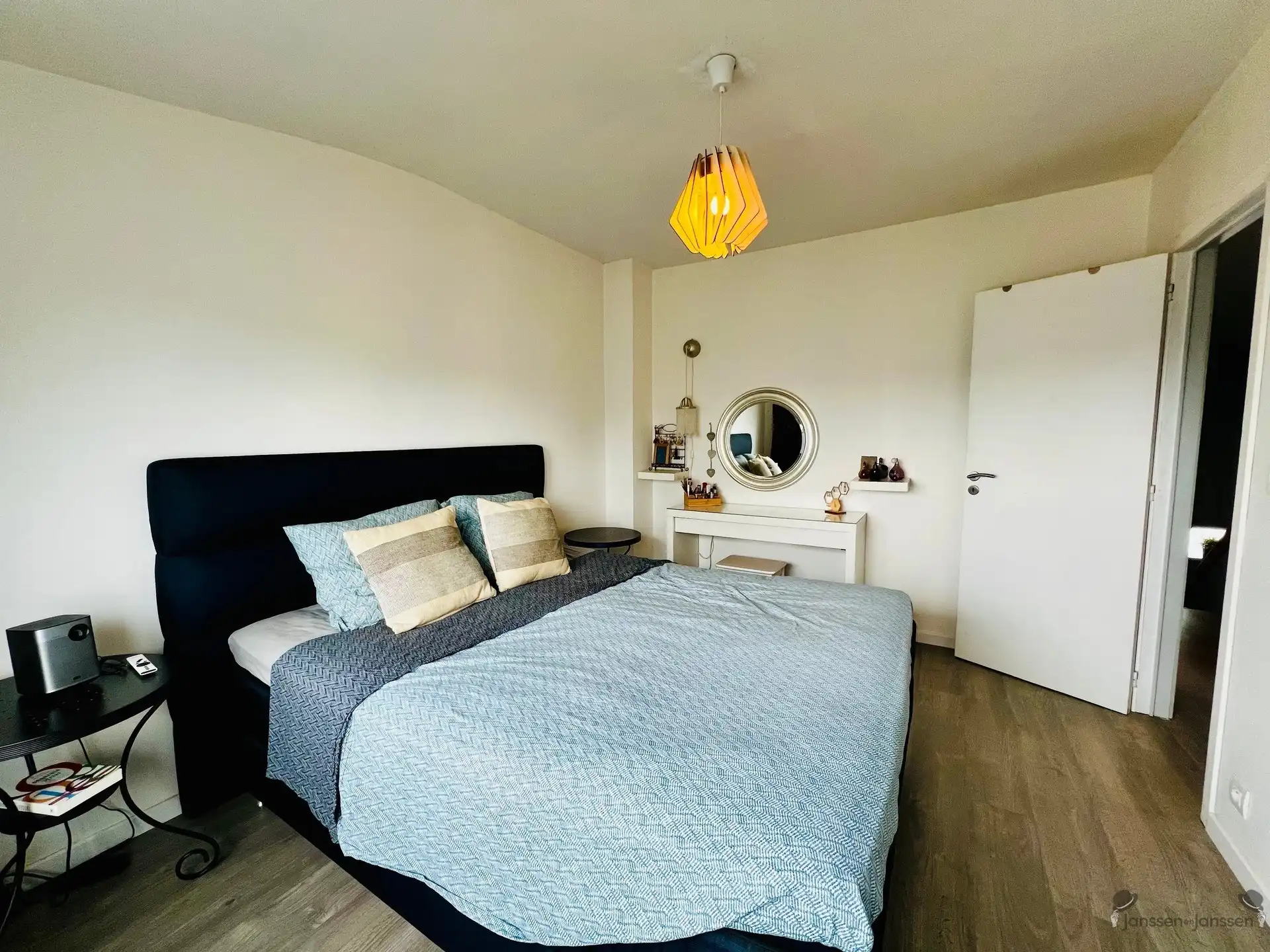 Instapklare gezinswoning met 3 slpkmrs & tuin foto 18