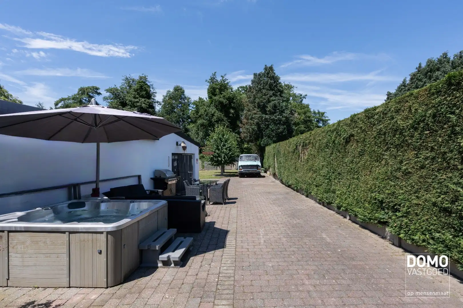UNIEKE EIGENDOM MET WONING, 2 APPARTEMENTEN EN MAGAZIJNEN OP 13A88CA foto 18