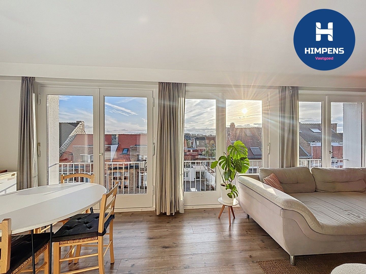 Instapklaar zonnig appartement in het centrum van De Panne foto 3