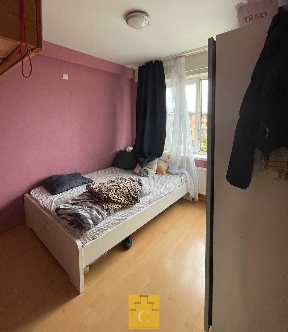 Ruim 3-slaapkamerappartement met terras in Sint-Andries foto 4