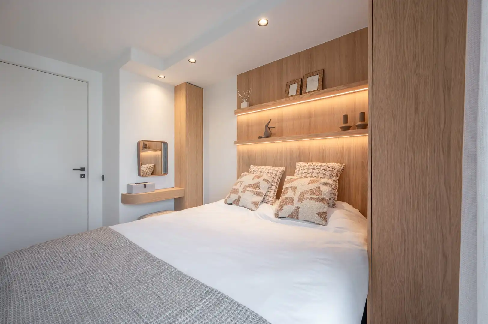 Prachtig en lichtrijk appartement op enkele stappen van de Dumortierlaan. foto 16