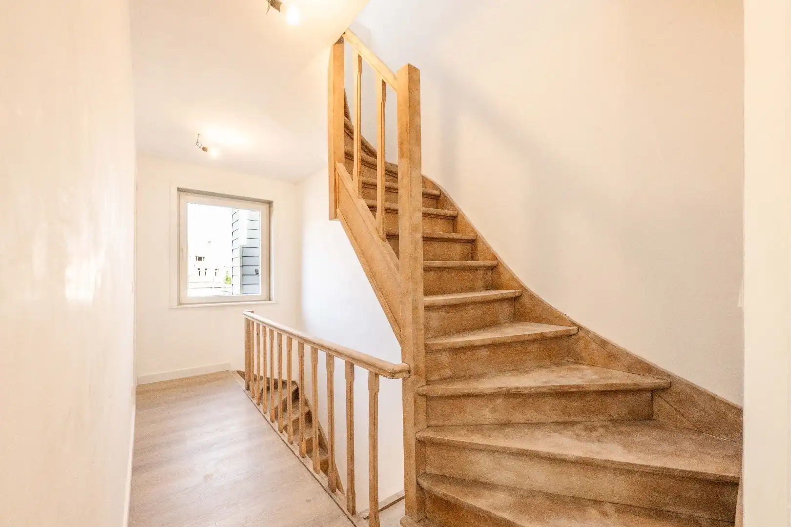 VOLLEDIG GERENOVEERDE, ZEER RUIME WONING VLAKBIJ CENTRUM ARDOOIE foto 17