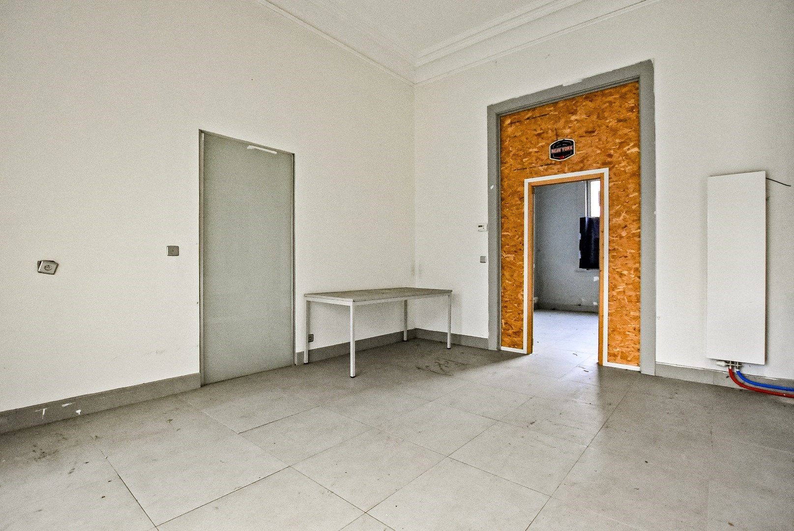 Zeer ruime te renoveren woning centrum Veurne! foto 4