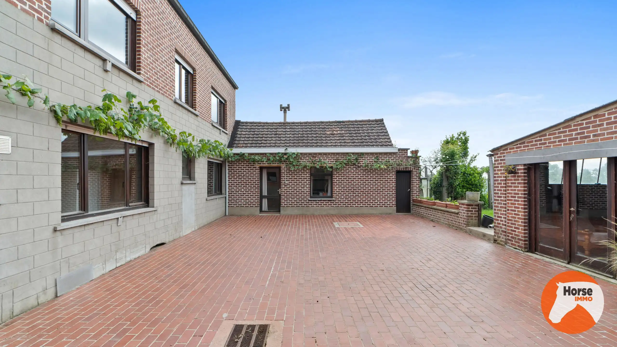 LIERDE - Woning met veel potentieel op 93are foto 25