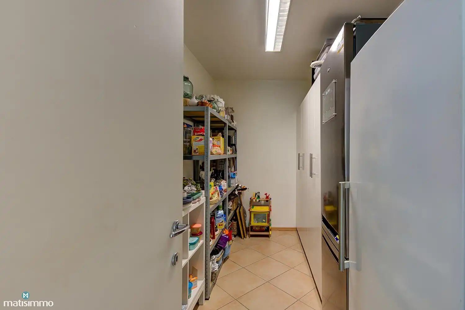 RUIM INSTAPKLAAR GELIJKVLOERS APPARTEMENT MET TWEE SLAAPKAMERS EN TUIN TE ZUTENDAAL foto 12