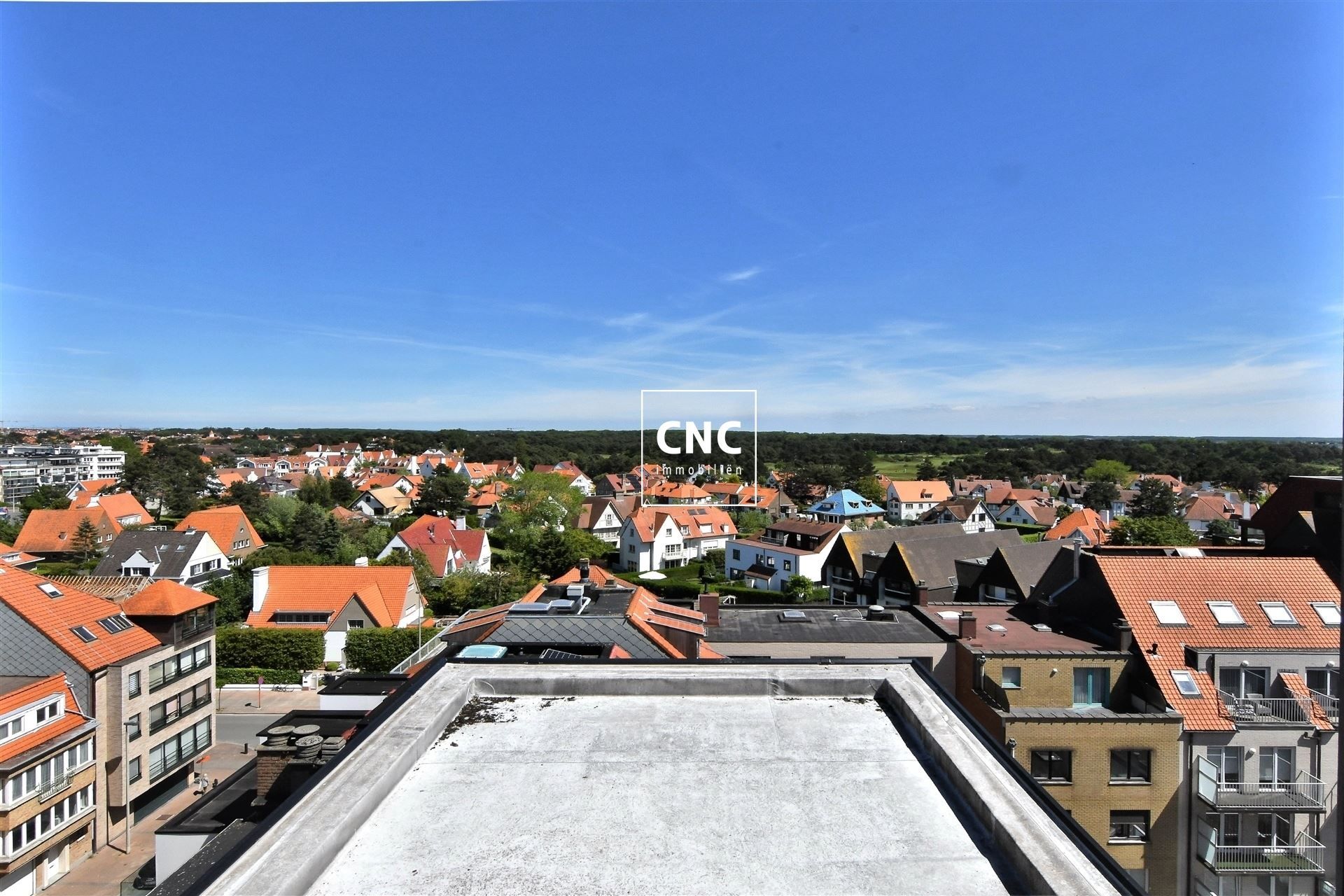 Duplex-appartment met 2 slaapkamers in recente residentie met prachtig zicht op de golf ! foto 16