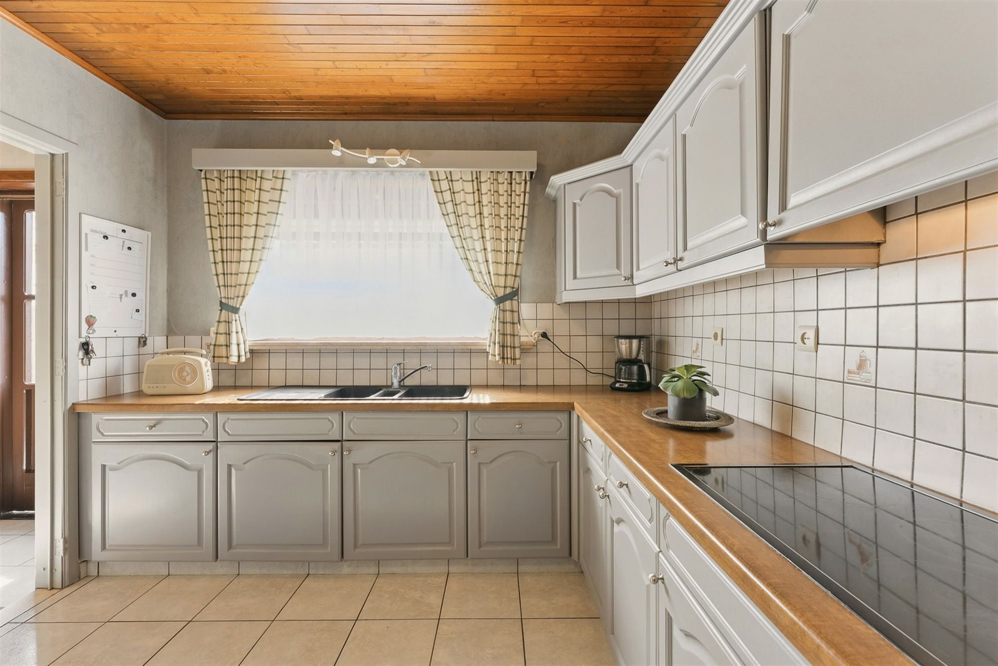 INSTAPKLARE GELIJKVLOERSE WONING OP RUSTIGE LIGGING foto 7
