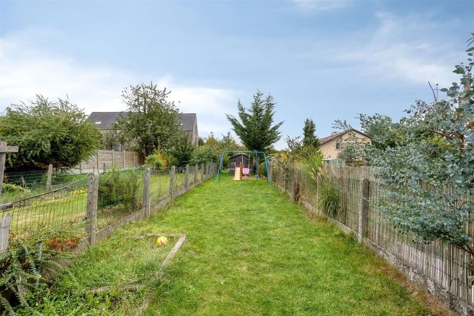 Instapklare woning met 4 slaapkamers en mooie tuin foto 19