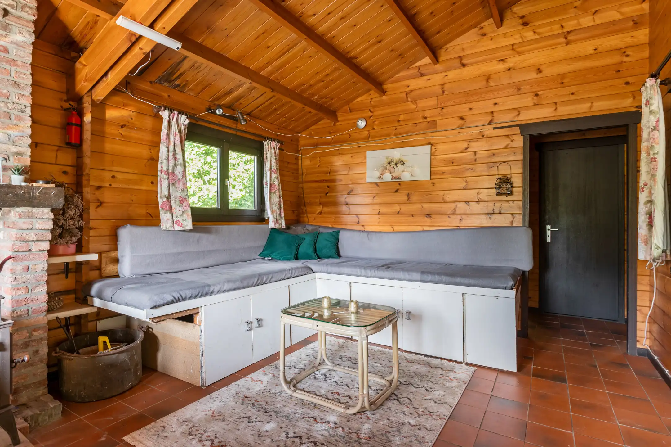 Chalet met 2 slpks op 2.710 m² recreatiegrond in Vorselaar. foto 8