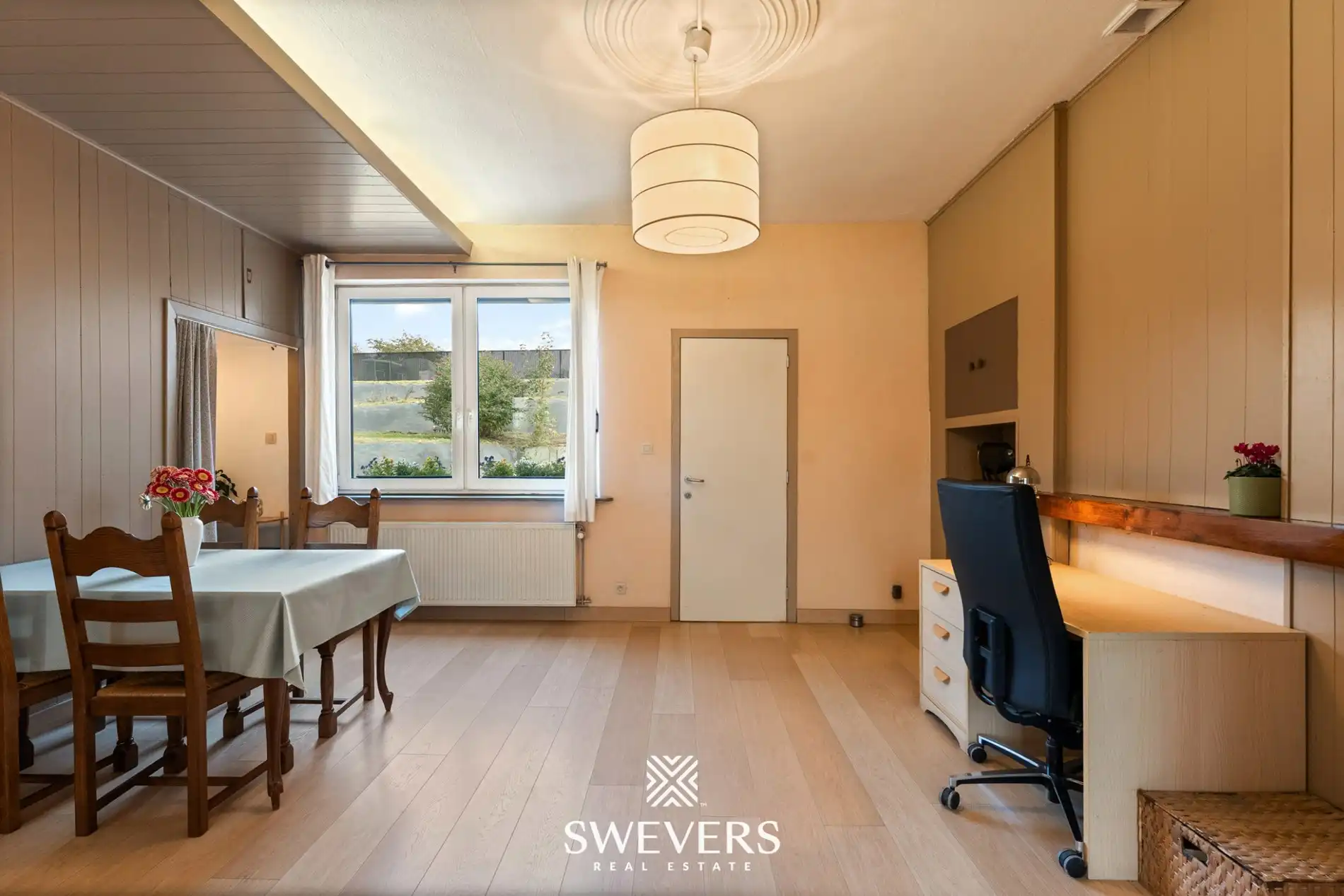 Instapklare woning met karakter en grote zolderruimte foto 7