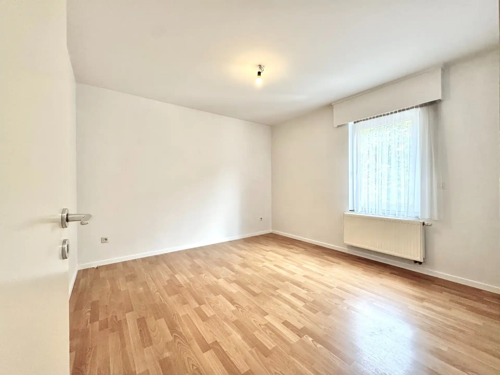 RUIM EN DEGELIJK APPARTEMENT | 2 KAMERS | TERRAS | GARAGE foto 17