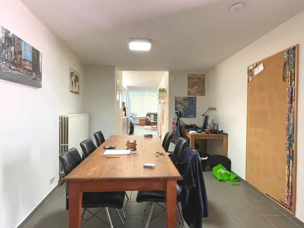 Instapklaar éénslaapkamer appartement op wandelafstand van het Sint-Pietersstation en met zicht op het Citadelpark. foto 6
