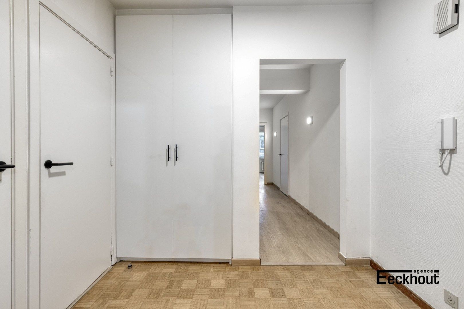 Ruim instapklaar appartement met 3 slaapkamers in centrum Oostende, met fietsenberging en dicht bij strand!  foto 8